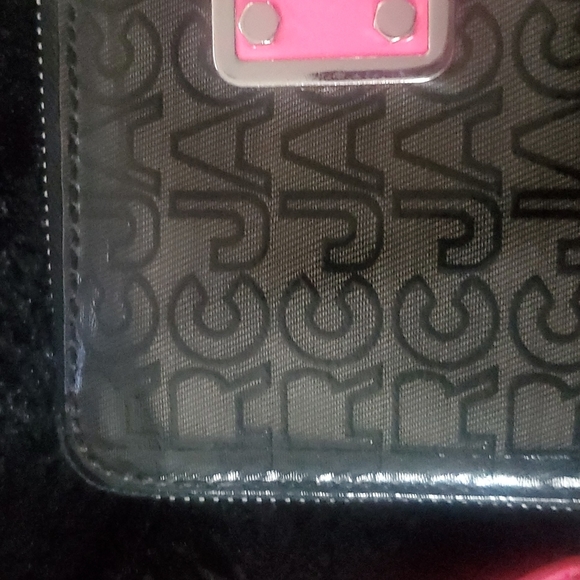 Marc By Marc Jacobs Patent Leather Wallet - Picture 7 of 12